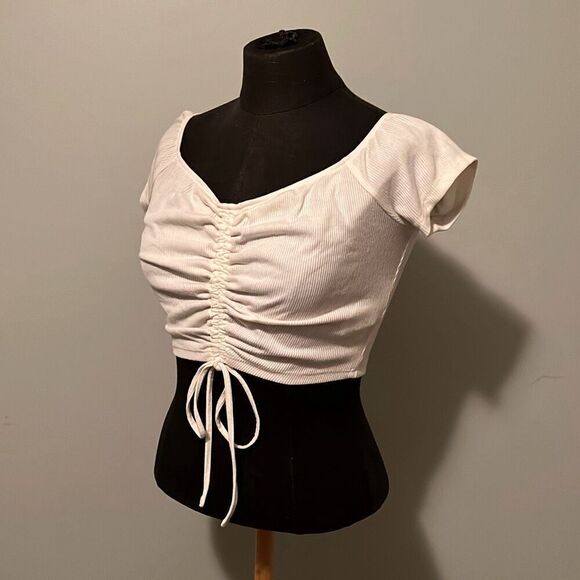 Forever 21 Women's White Off-Shoulder Ruched Crop Top - Picture 3 of 7